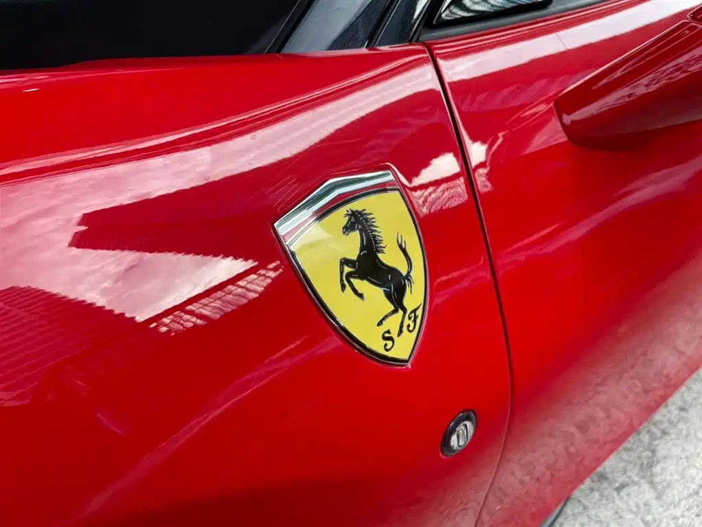 Ferrari F8 2022 — фото 11