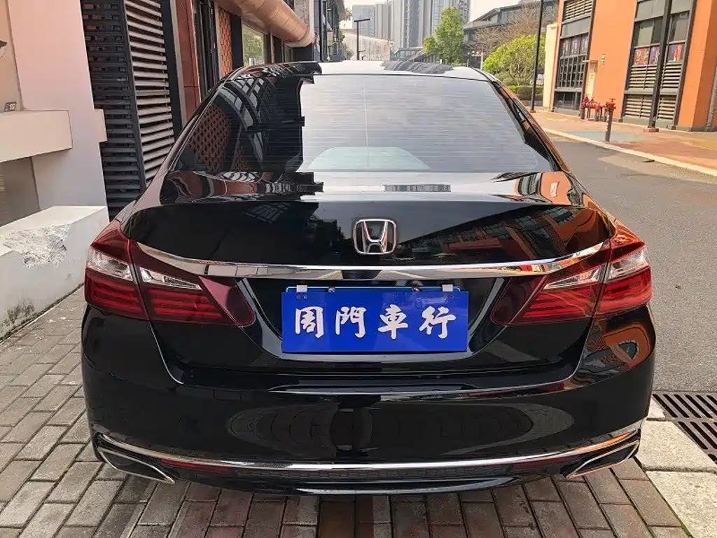 Honda Accord 2018 — фото 14