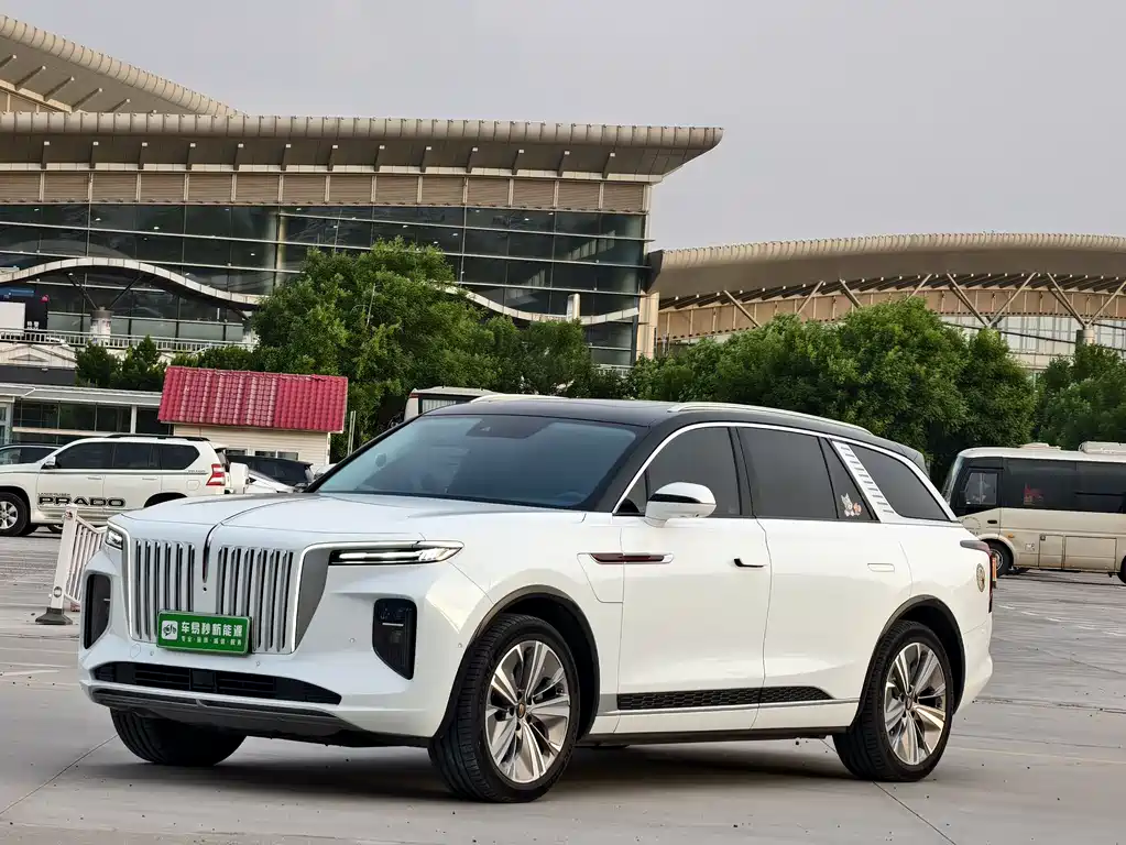 Hongqi E-HS9 2022