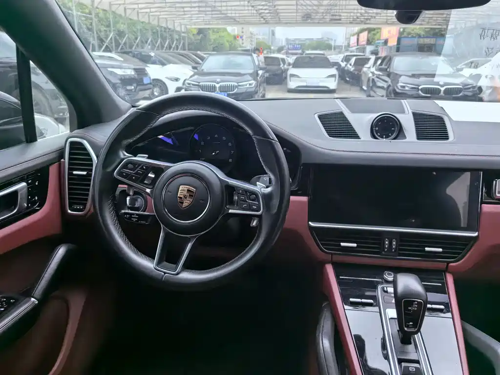 Porsche Cayenne 2018 — фото 14