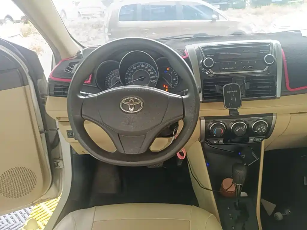Toyota Vios 2016 — фото 10