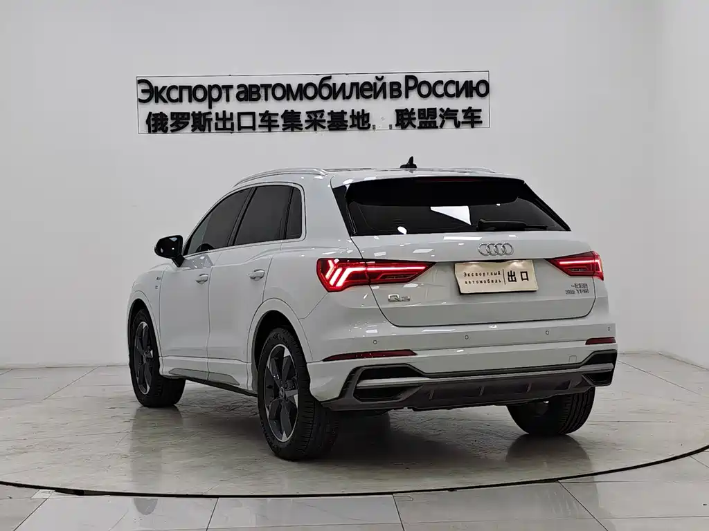 Audi Q3 2023 — фото 4