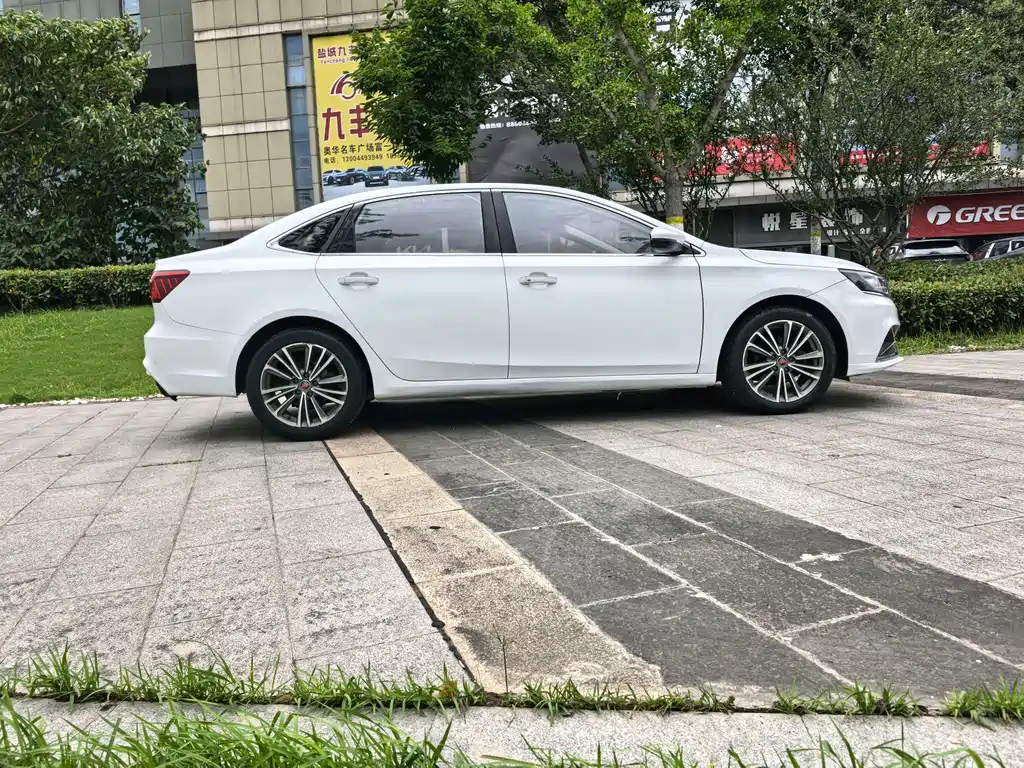 Roewe i6 Classic 2019 — фото 13