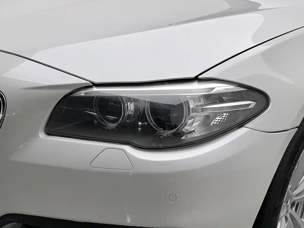 BMW 5 Series 2017 — фото 7