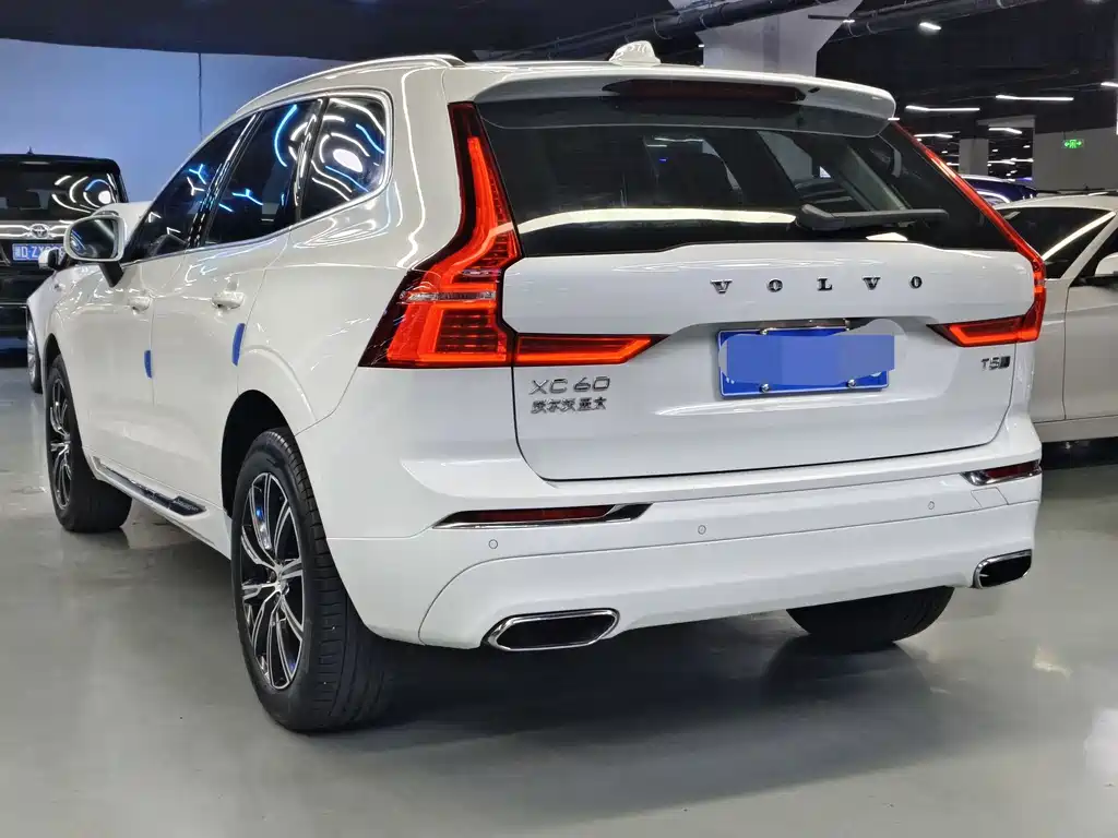 Volvo XC60 2020 — фото 13