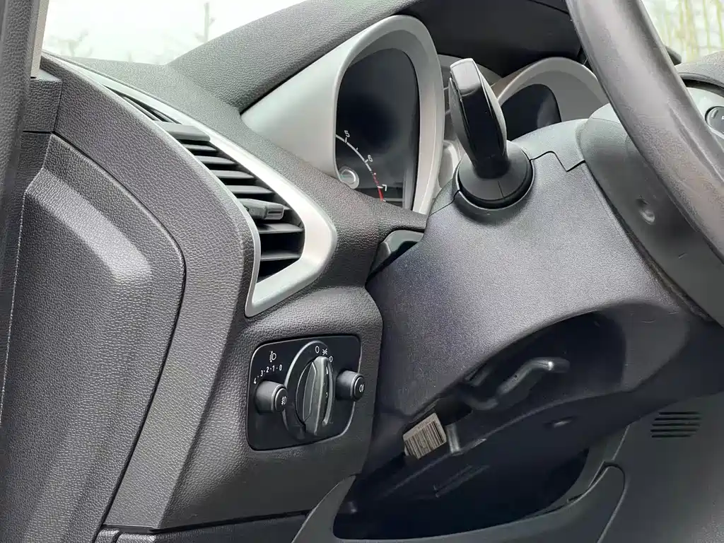 Ford Ecosport 2014 — фото 11