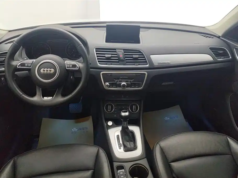 Audi Q3 2018 — фото 12