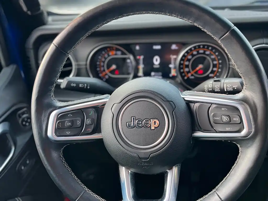 Jeep Wrangler 2020 — фото 16