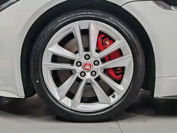 Jaguar F-TYPE 2016
