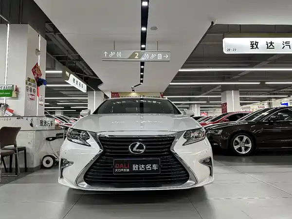Lexus ES 2017
