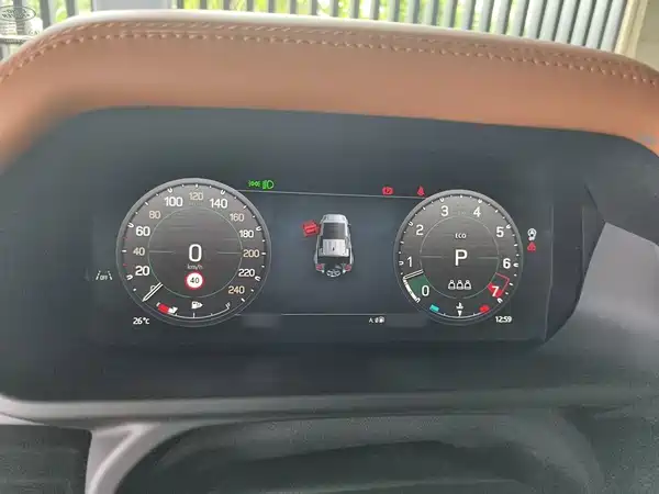 Land Rover Defender 2024