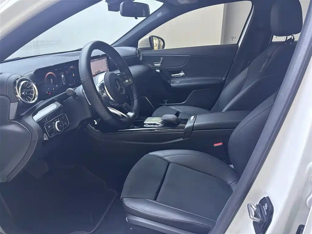 Mercedes-Benz A-Class 2021 — фото 11