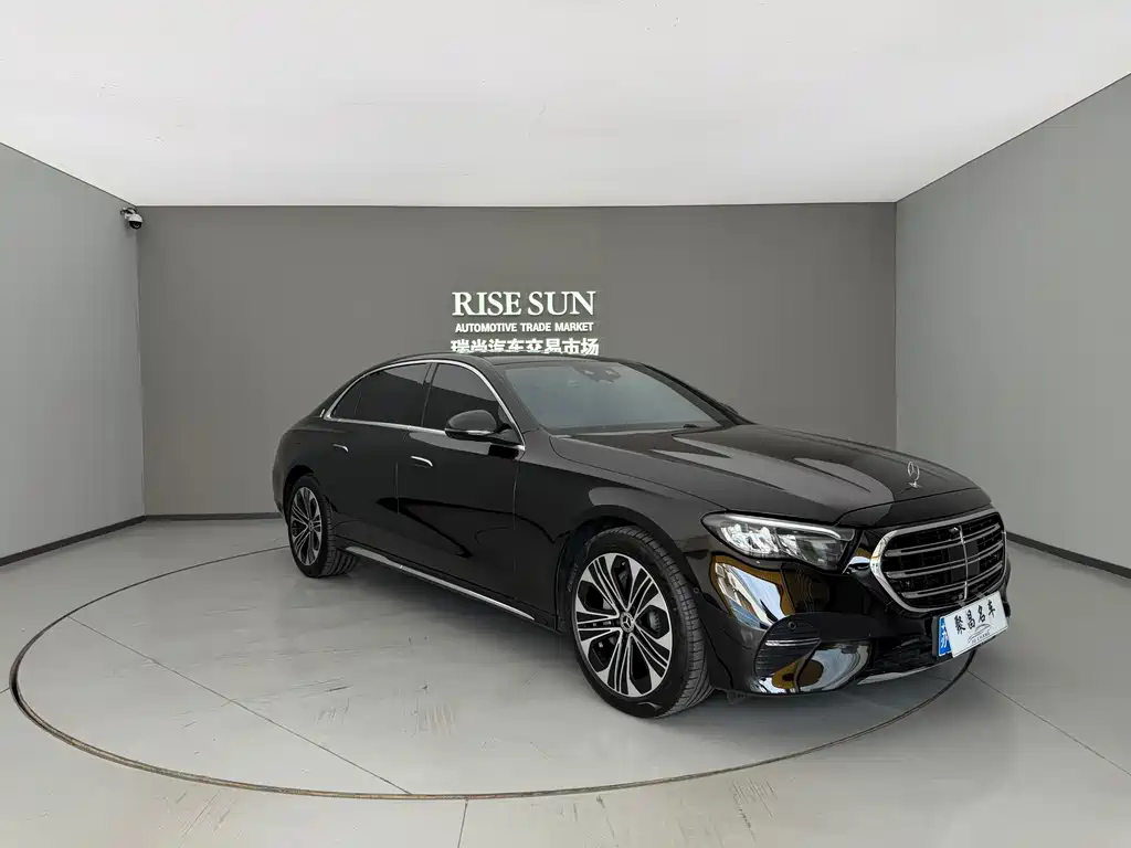 Mercedes-Benz E-Class 2025 — фото 3