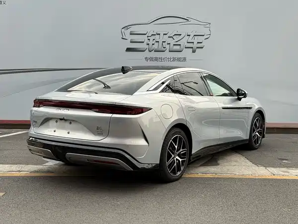 BYD Han L 2025