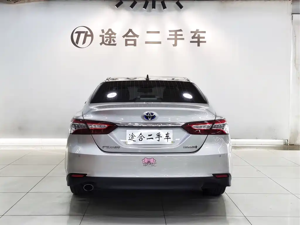 Toyota Camry 2022 — фото 5