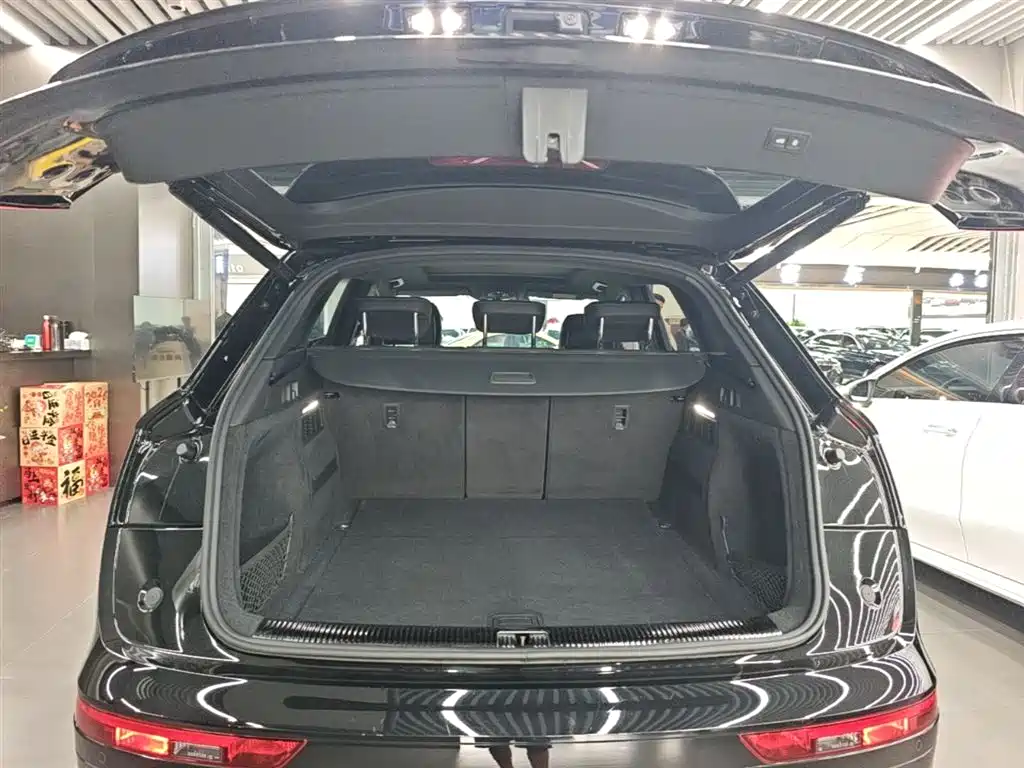 Audi Q5L 2023 — фото 19