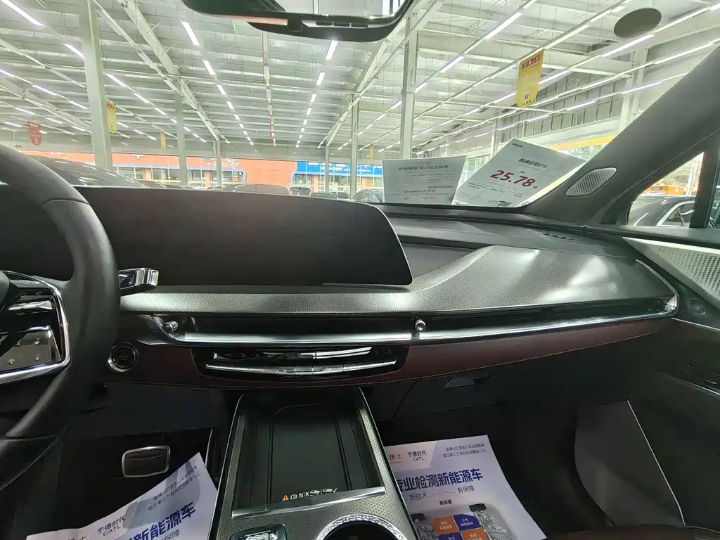 Cadillac XT5 2025