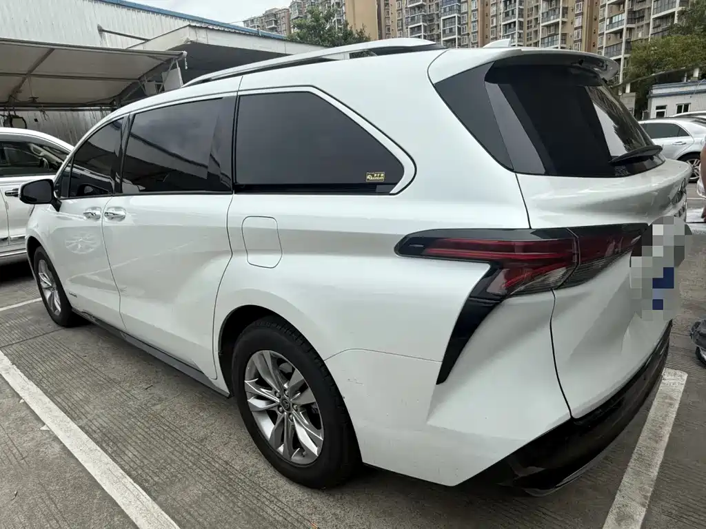 Toyota Sienna 2022