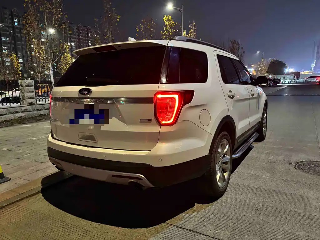 Ford Explorer 2016 — фото 9