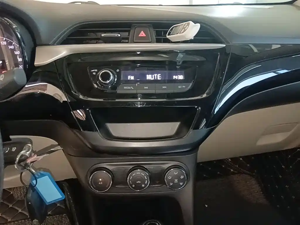 Buick Excelle 2019 — фото 13