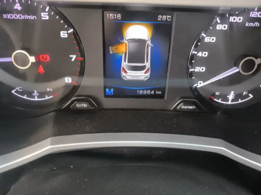 Geely Emgrand GS 2019 — фото 13