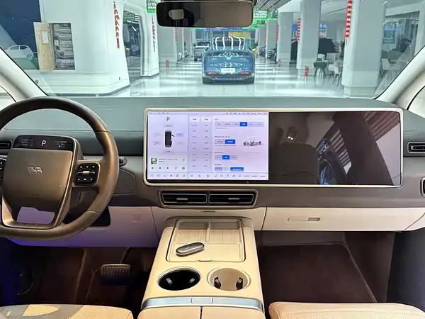 Li Auto MEGA 2024
