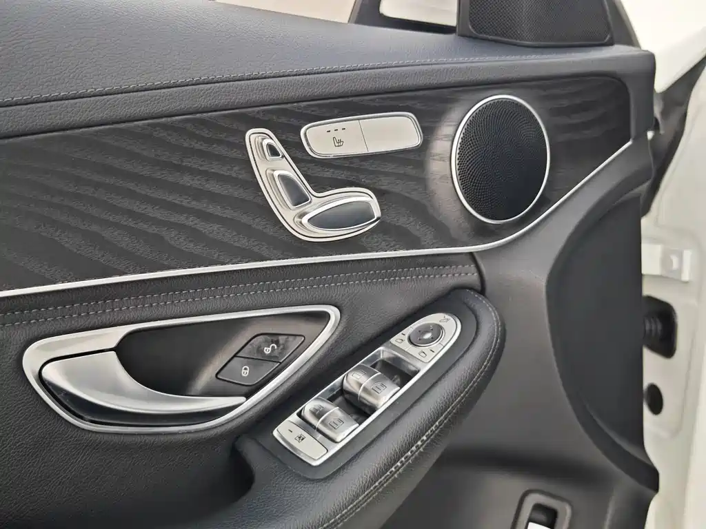 Mercedes-Benz C-Class 2019 — фото 15