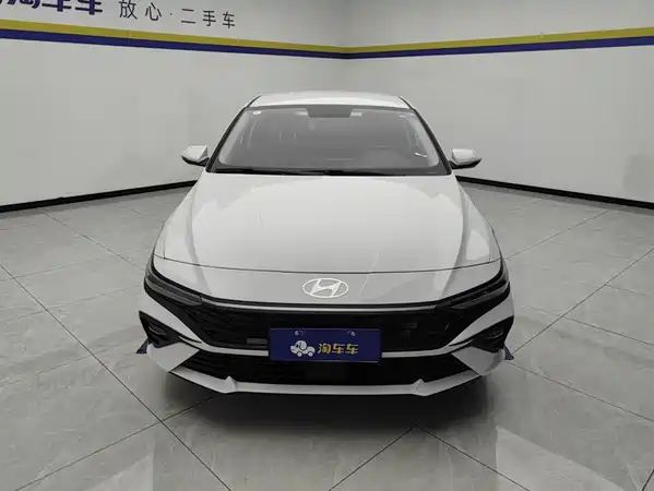 Hyundai Elantra 2024
