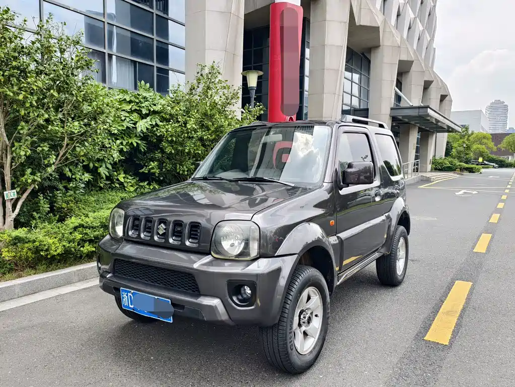 Suzuki Jimny 2011 — фото 1