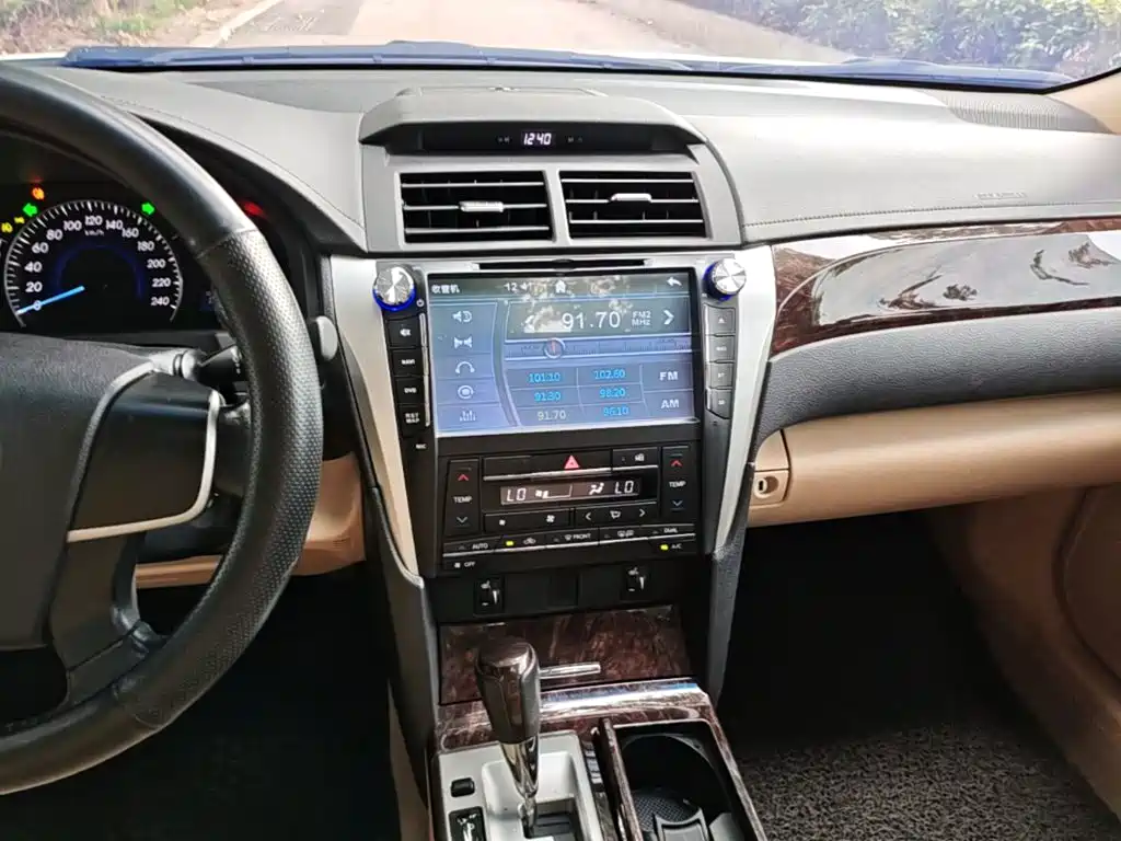 Toyota Camry 2015 — фото 13