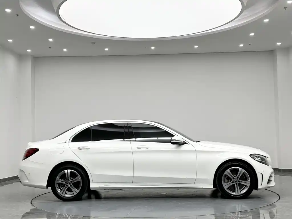 Mercedes-Benz C-Class 2021 — фото 4
