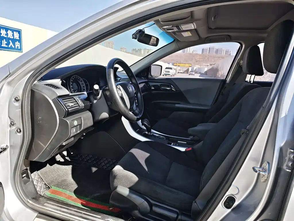 Honda Accord 2018 — фото 9