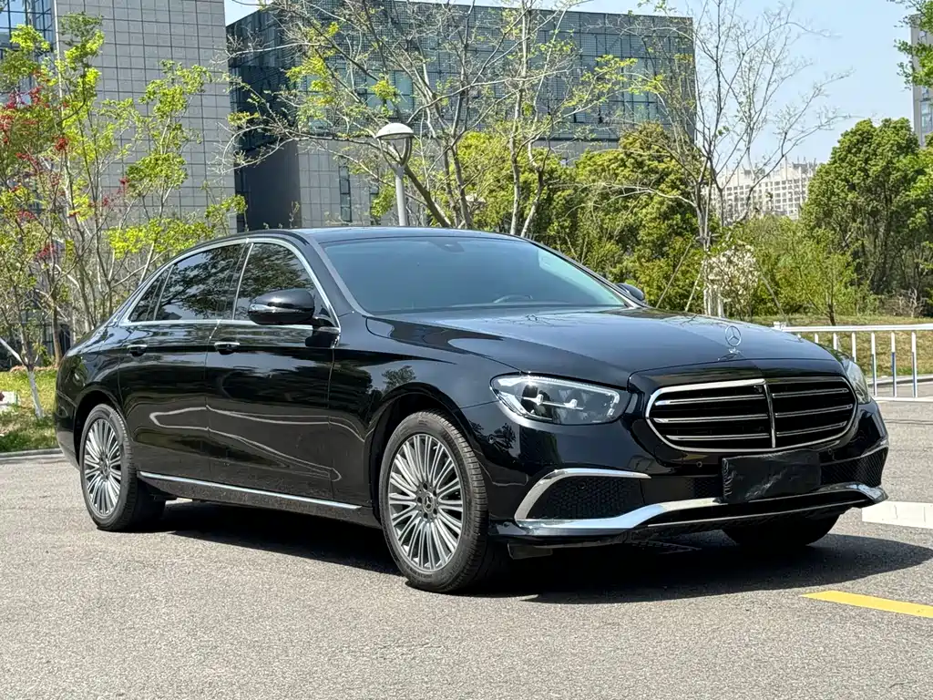 Mercedes-Benz E-Class 2022