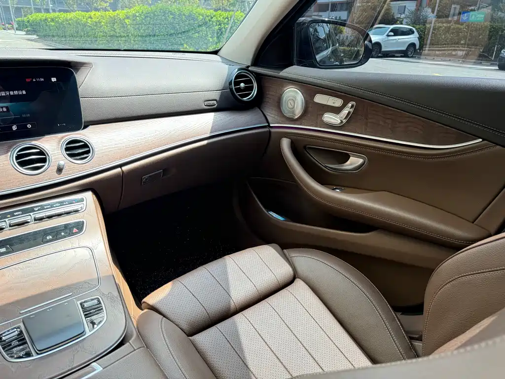 Mercedes-Benz E-Class 2022