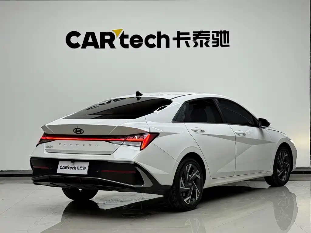 Hyundai Elantra 2025 — фото 9