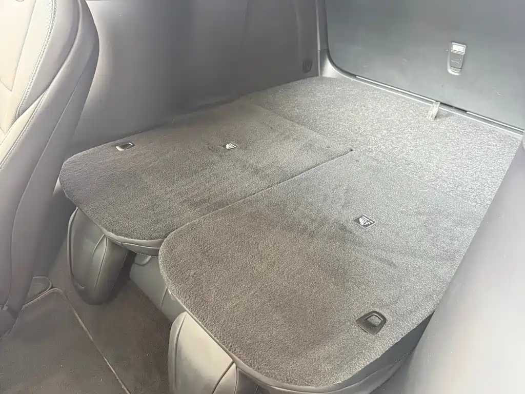 Tesla Model X 2019 — фото 12