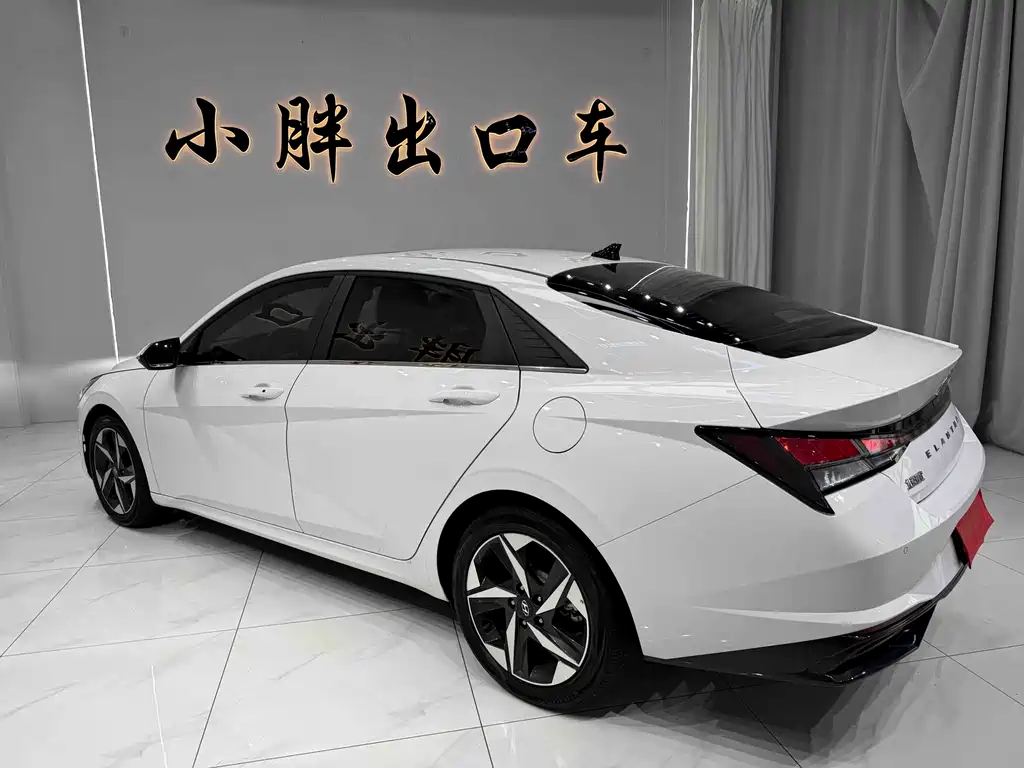 Hyundai Elantra 2022
