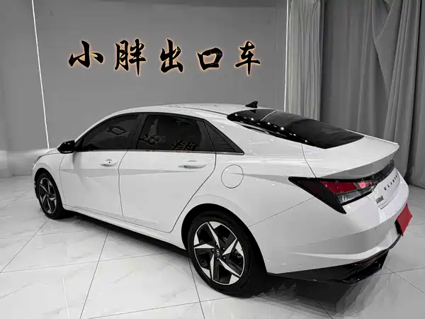 Hyundai Elantra 2022