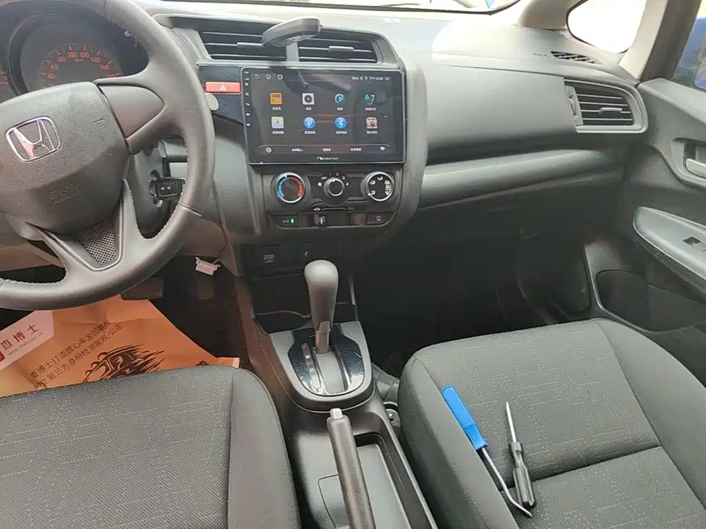 Honda Fit 2015 — фото 13