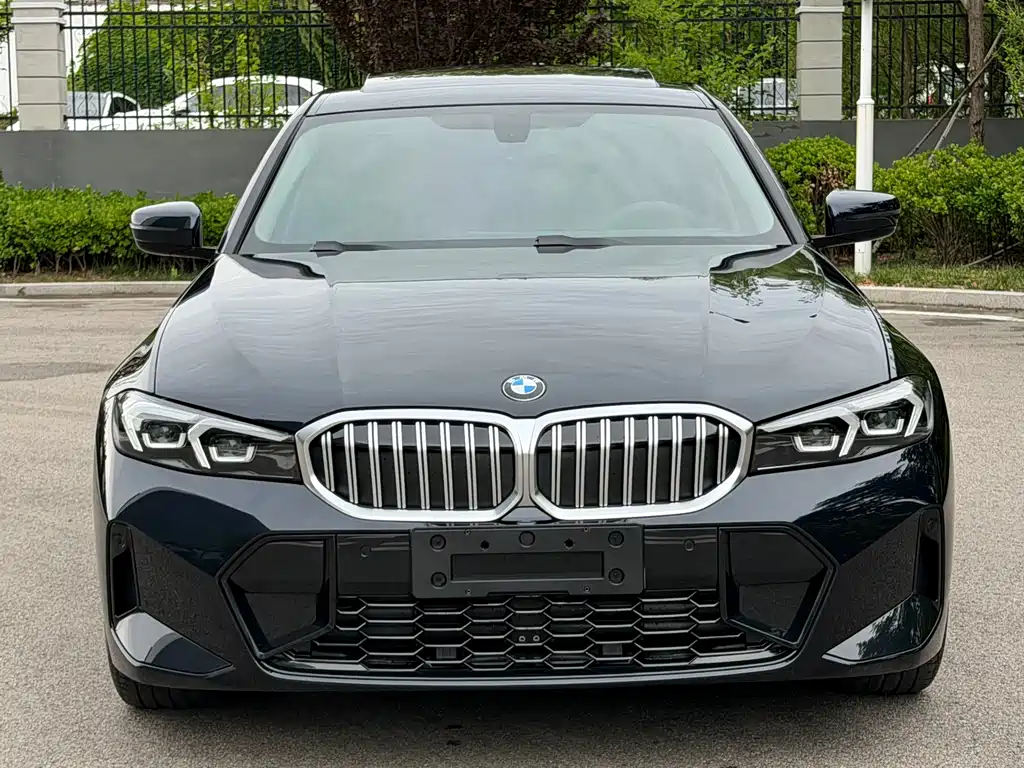 BMW 3 Series 2023 — фото 2