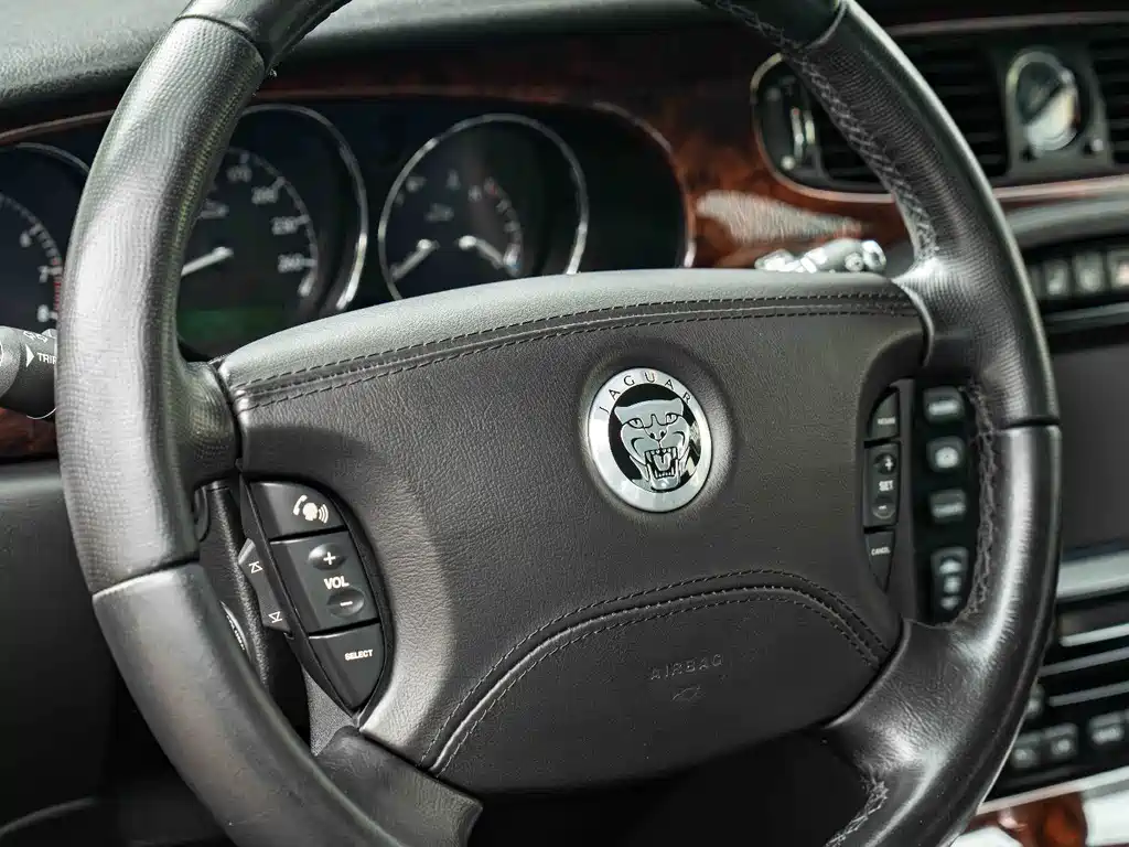 Jaguar XJ 2009 — фото 12