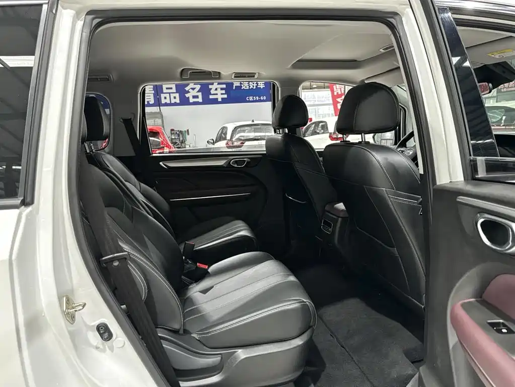GAC Trumpchi M6 2022 — фото 16