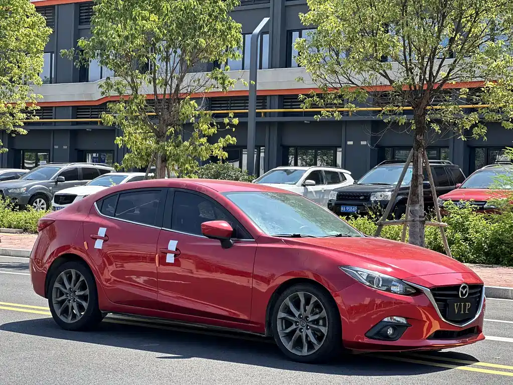 Mazda 3 Axela 2015