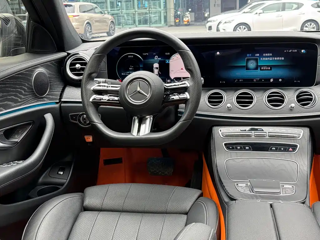 Mercedes-Benz E-Class 2022 — фото 18
