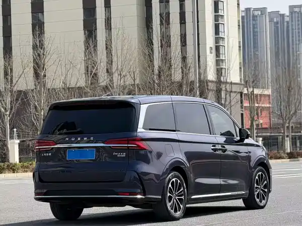 Roewe iMAX8 2021