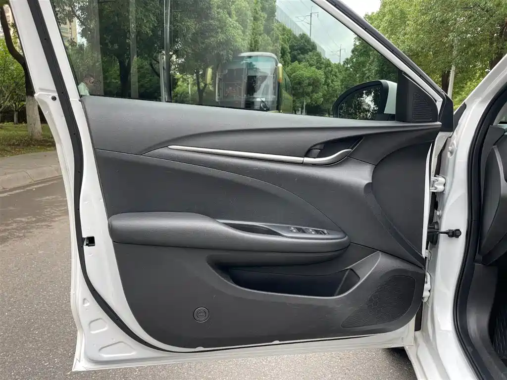 Buick Excelle 2022 — фото 12