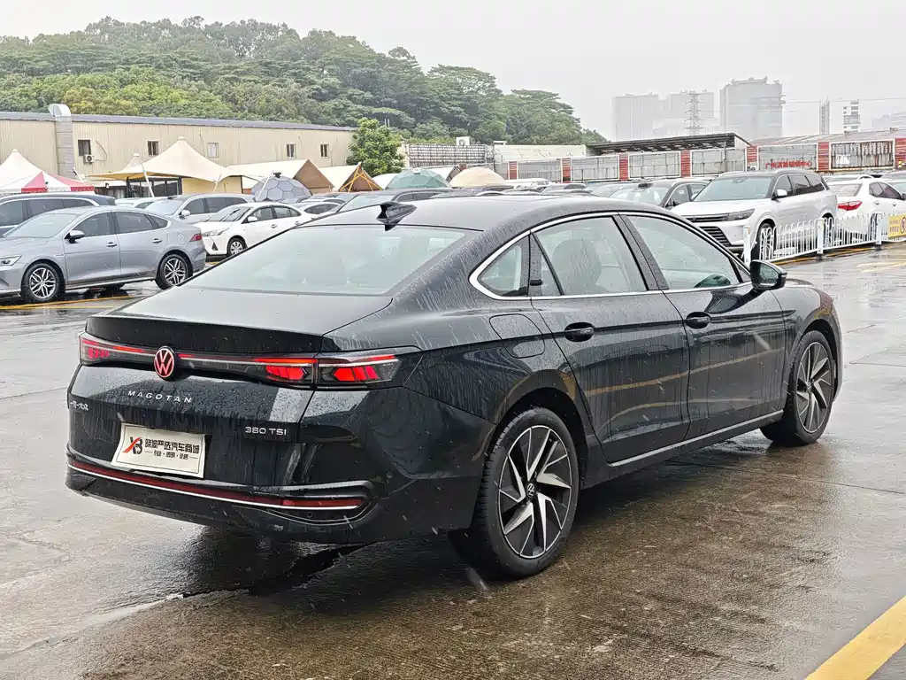 Volkswagen Magotan 2024