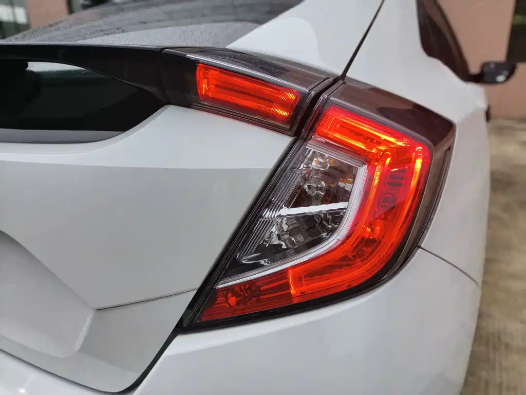 Honda Civic 2022 — фото 18