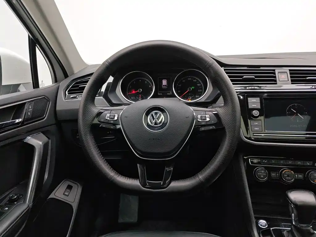 Volkswagen Tiguan L 2019 — фото 11