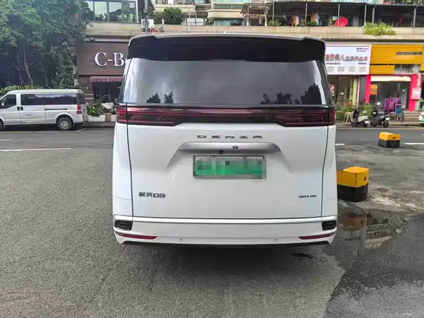 Denza D9 2023